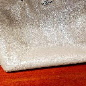 Coach Tote Purse w. Chain Strap